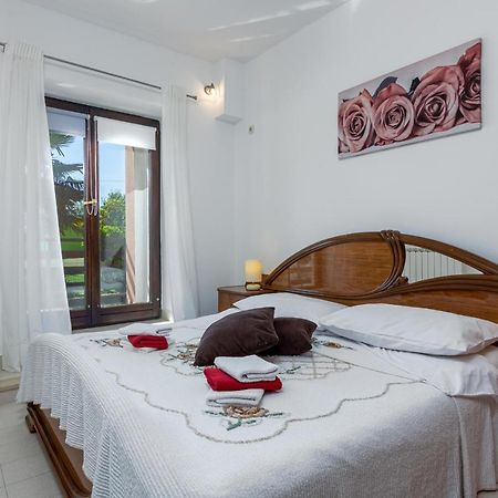 Family Friendly Apartments With A Swimming Pool Cepic, Central Istria - Sredisnja Istra - 11636 Zatka Cepic Exterior foto