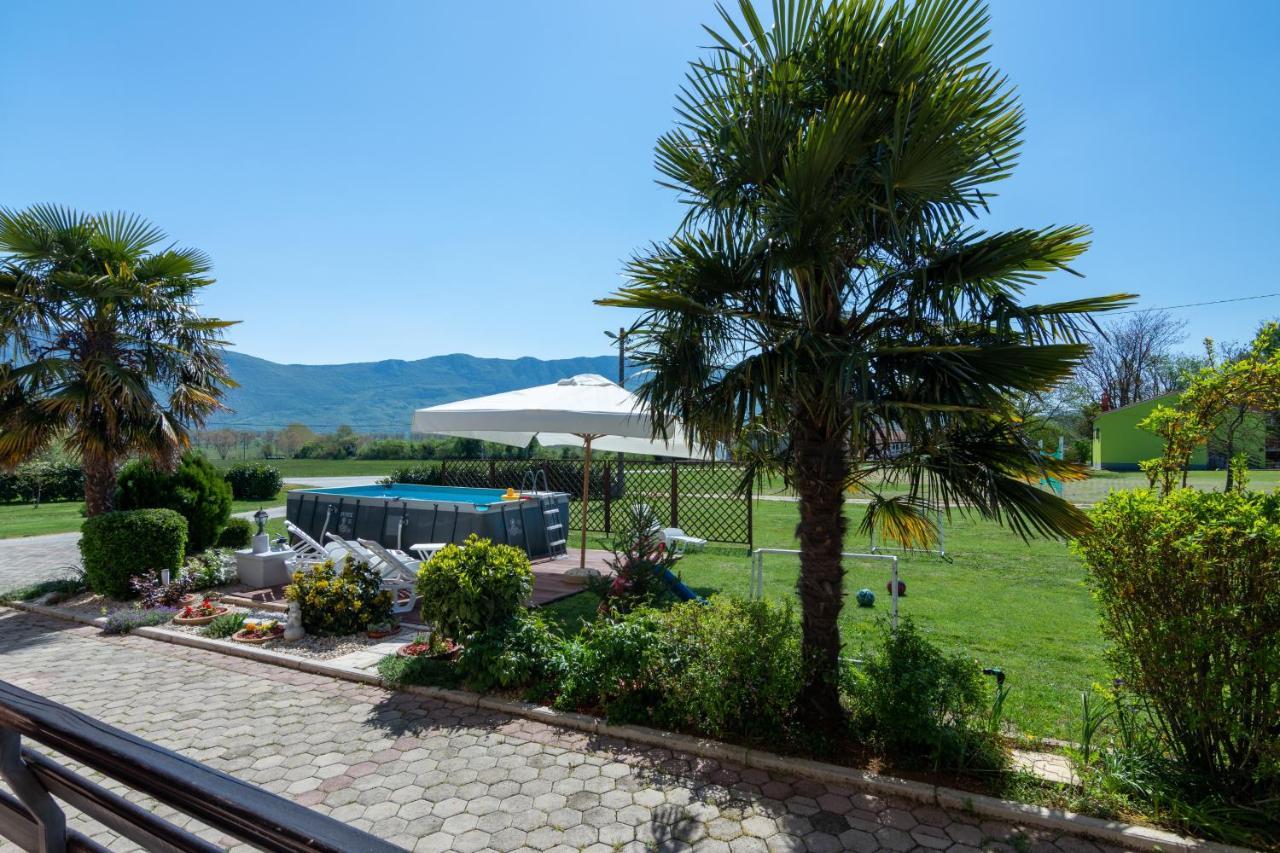 Family Friendly Apartments With A Swimming Pool Cepic, Central Istria - Sredisnja Istra - 11636 Zatka Cepic Exterior foto